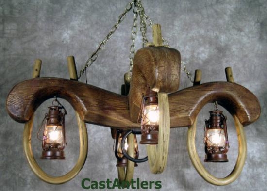 Reproduction Double Ox Yoke 4 lantern light (rusty antique finish)